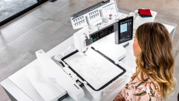 Janome CONTINENTAL M17